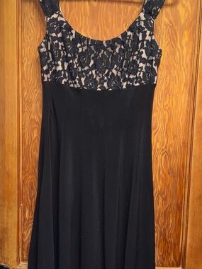 London Times Black Midi Dress with Lined Lace Bodice Babydoll Sz 6